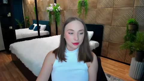 Emelie online show from November 19, 4:29 pm