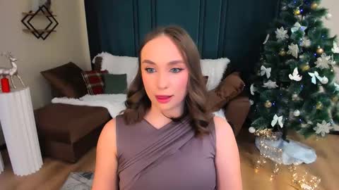 Emelie online show from December 13, 8:04 pm