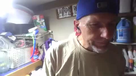 Snapshot of pierce702420 chatting on May 5, 5:26 am pierce702420 online show from May 5, 5:26 am