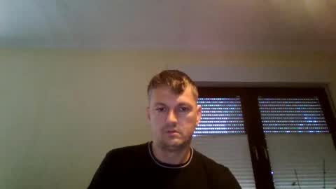 Snapshot of piercingsxxx chatting on May 5, 7:05 am piercingsxxx online show from May 5, 7:05 am