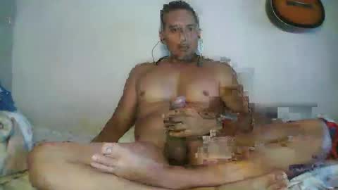 Snapshot of pieslatinos chatting on March 23, 3:10 am pieslatinos online show from March 23, 3:10 am