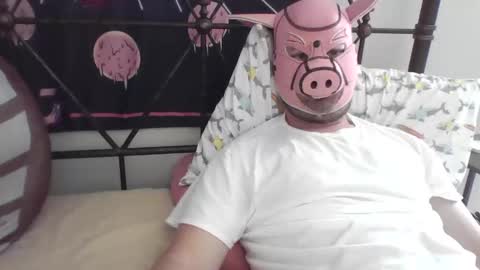 piggyplaypen online show from May 26, 7:32 pm