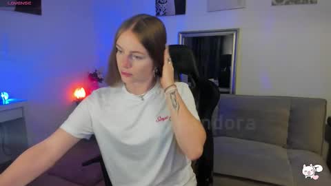 PiinkPandora online show from October 10, 9:36 pm