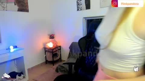 PiinkPandora online show from April 2, 7:44 pm