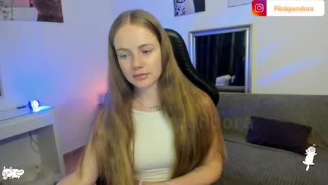 PiinkPandora online show from April 16, 7:25 pm