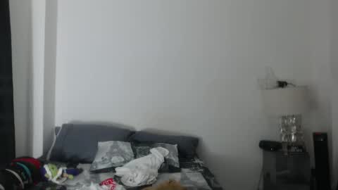 pikoro_gomez online show from December 11, 1:37 am