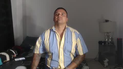 pikoro_gomez online show from December 12, 2:37 am