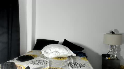 pikoro_gomez online show from December 17, 1:22 am