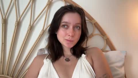 Snapshot of pileacadieri__ chatting on December 11, 9:41 am Trisha     online show from December 11, 9:41 am