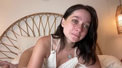Snapshot of pileacadieri__ chatting on December 11, 12:44 pm Trisha     online show from December 11, 12:44 pm