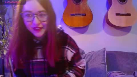 PilloGoddess online show from December 22, 8:22 am