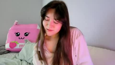 Snapshot of pillogoddess chatting on June 18, 1:06 am PilloGoddess online show from June 18, 1:06 am