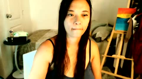 Snapshot of pinay_beauty14 chatting on July 6, 1:35 am pinay beauty14 online show from July 6, 1:35 am