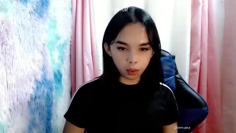 Snapshot of pinay_heart chatting on May 2, 6:02 pm heart online show from May 2, 6:02 pm