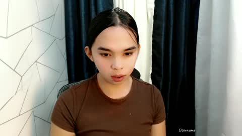 Snapshot of pinay_heart chatting on June 17, 9:05 pm heart online show from June 17, 9:05 pm