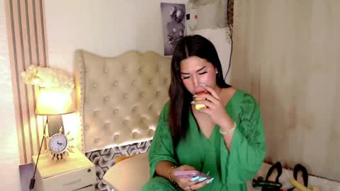 Ivy Morningstar online show from January 5, 12:31 am