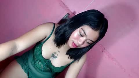 Snapshot of pinay_shinexxx chatting on June 8, 1:39 am pinay_shinexxx online show from June 8, 1:39 am