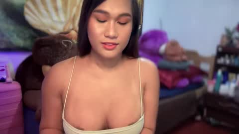 Snapshot of pinay_sofiexx chatting on September 13, 8:41 pm sofielove online show from September 13, 8:41 pm