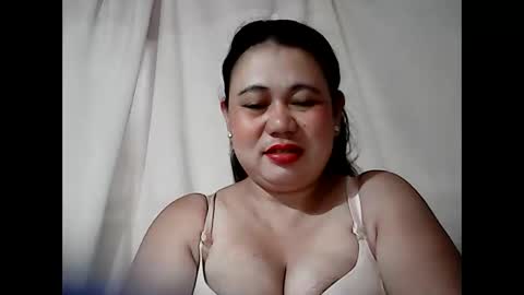 pinaymama12345 online show from May 28, 11:46 pm