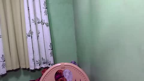 pinaymorena_rhowe online show from December 4, 6:33 am