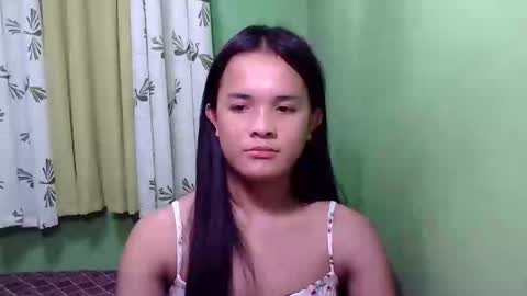 pinaymorena_rhowe online show from December 5, 2:09 am