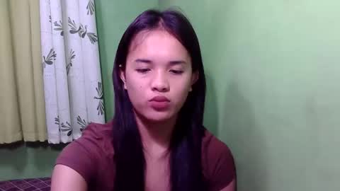 pinaymorena_rhowe online show from December 7, 2:35 pm