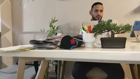 Snapshot of pineappleflipped chatting on June 24, 7:46 pm pineappleflipped online show from June 24, 7:46 pm