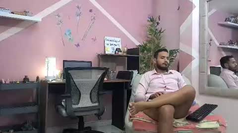 Snapshot of pineappleflipped chatting on July 27, 2:29 am pineappleflipped online show from July 27, 2:29 am