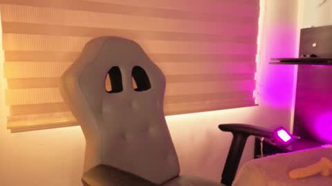 Snapshot of pink_as chatting on October 15, 2:06 pm pink_as online show from October 15, 2:06 pm