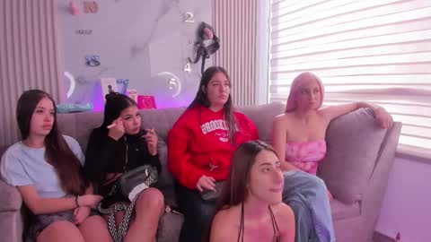 Snapshot of pink_as chatting on February 9, 1:26 pm pink_as online show from February 9, 1:26 pm