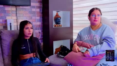 Snapshot of pink_as chatting on February 16, 1:40 pm pink_as online show from February 16, 1:40 pm