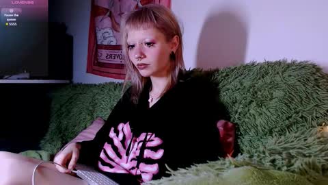 pink_k1tty online show from October 1, 3:40 pm