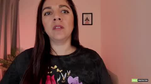 Snapshot of pink_kitten_ chatting on November 7, 10:15 am Eli online show from November 7, 10:15 am