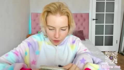 pink_lila18 online show from October 7, 8:22 am