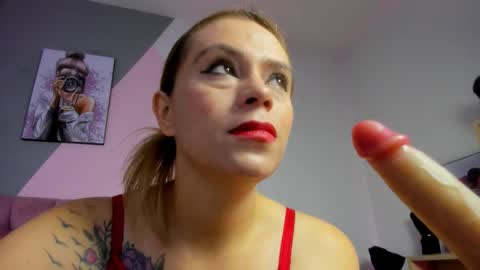 Snapshot of pink_secret chatting on February 21, 1:01 pm pink_secret online show from February 21, 1:01 pm