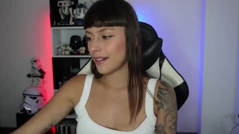 Emily online show from March 19, 7:18 pm