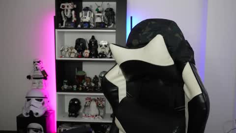 Emily online show from April 22, 5:47 pm