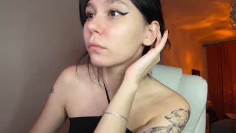 Snapshot of pinkdollylovv chatting on December 13, 10:02 pm pinkdollylovv online show from December 13, 10:02 pm