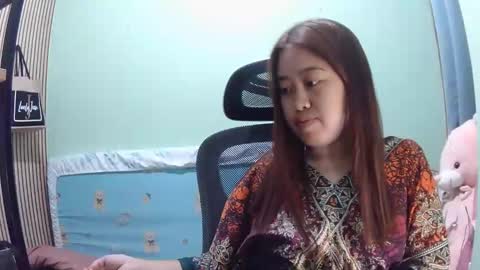 Snapshot of pinkish_shine chatting on April 27, 3:32 pm Hi its me shine online show from April 27, 3:32 pm