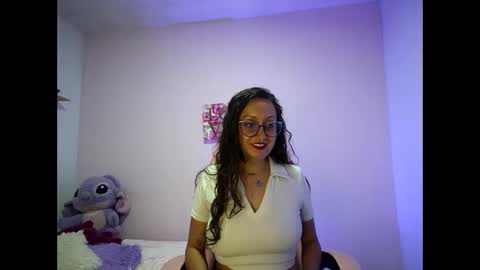 pinkvixen69 online show from January 12, 1:00 am