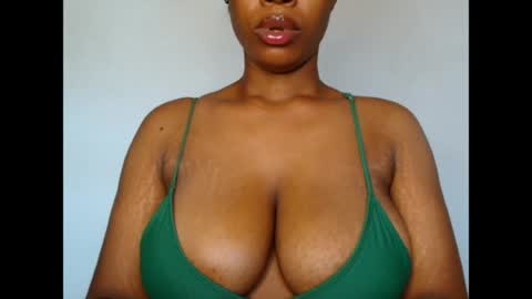 Snapshot of pinkxsugar chatting on April 22, 2:51 pm pinkxsugar online show from April 22, 2:51 pm