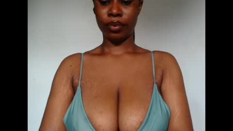 Snapshot of pinkxsugar chatting on May 28, 10:23 am pinkxsugar online show from May 28, 10:23 am