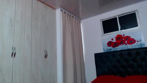 pinky_f00x online show from March 14, 7:08 pm