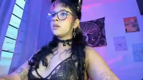 Snapshot of pinky_promiseex chatting on October 13, 10:43 pm pinky_promiseex online show from October 13, 10:43 pm