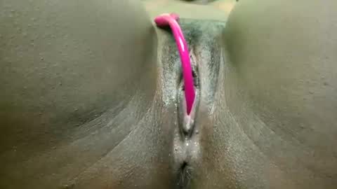 Snapshot of pinkylips_ebony chatting on June 24, 6:40 pm pinky online show from June 24, 6:40 pm