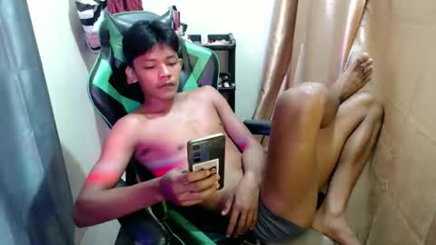 pinoy_cuteboy69 online show from May 21, 6:53 am
