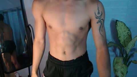 Snapshot of pinoy_palautogxxx chatting on April 16, 9:39 pm pinoy_palautogxxx online show from April 16, 9:39 pm