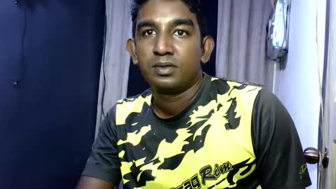 rayvienn online show from April 26, 12:47 pm