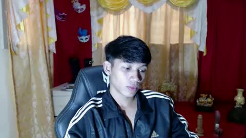 Snapshot of pinoyhotprincexxx chatting on October 30, 7:21 am pinoyhotprincexxx online show from October 30, 7:21 am