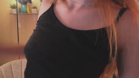 Emma online show from March 8, 11:49 pm